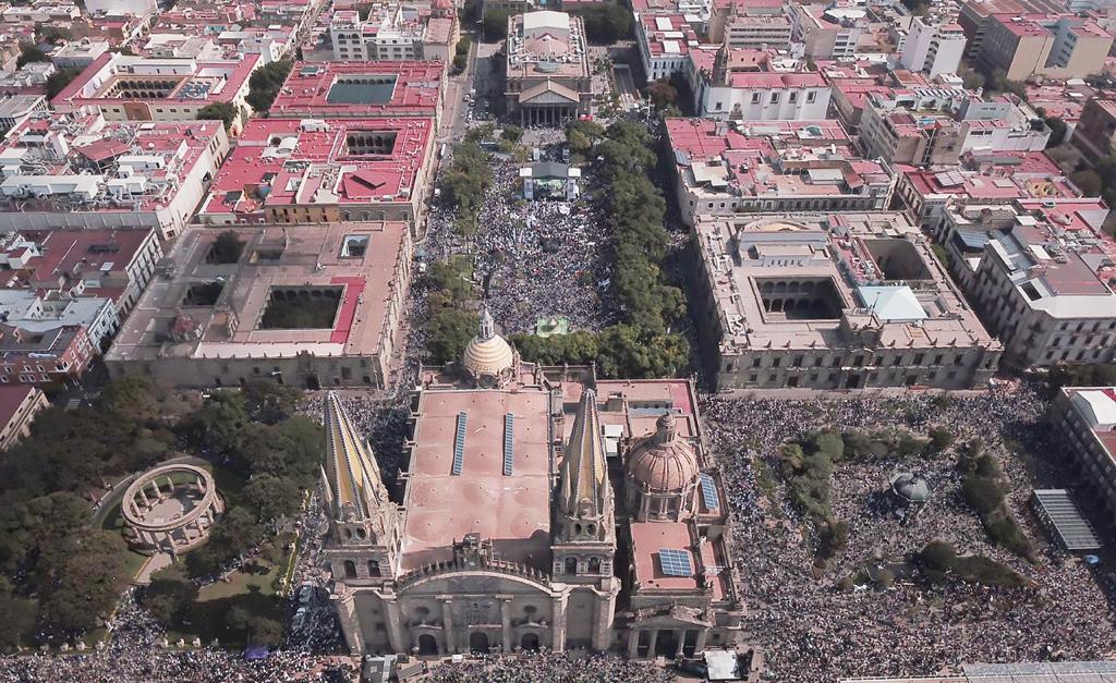 Más de 145 mil personas salen a las calles de la zona metropolitana de Guadalajara, en protesta por el bajo presupuesto asignado a la UdeG. 23 nov 2022