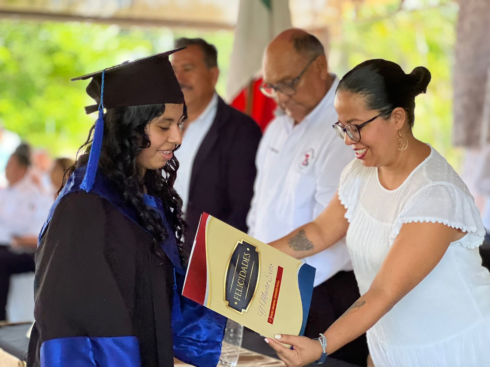 Emotivo acto de clausura de telesecundaria de El Colorado