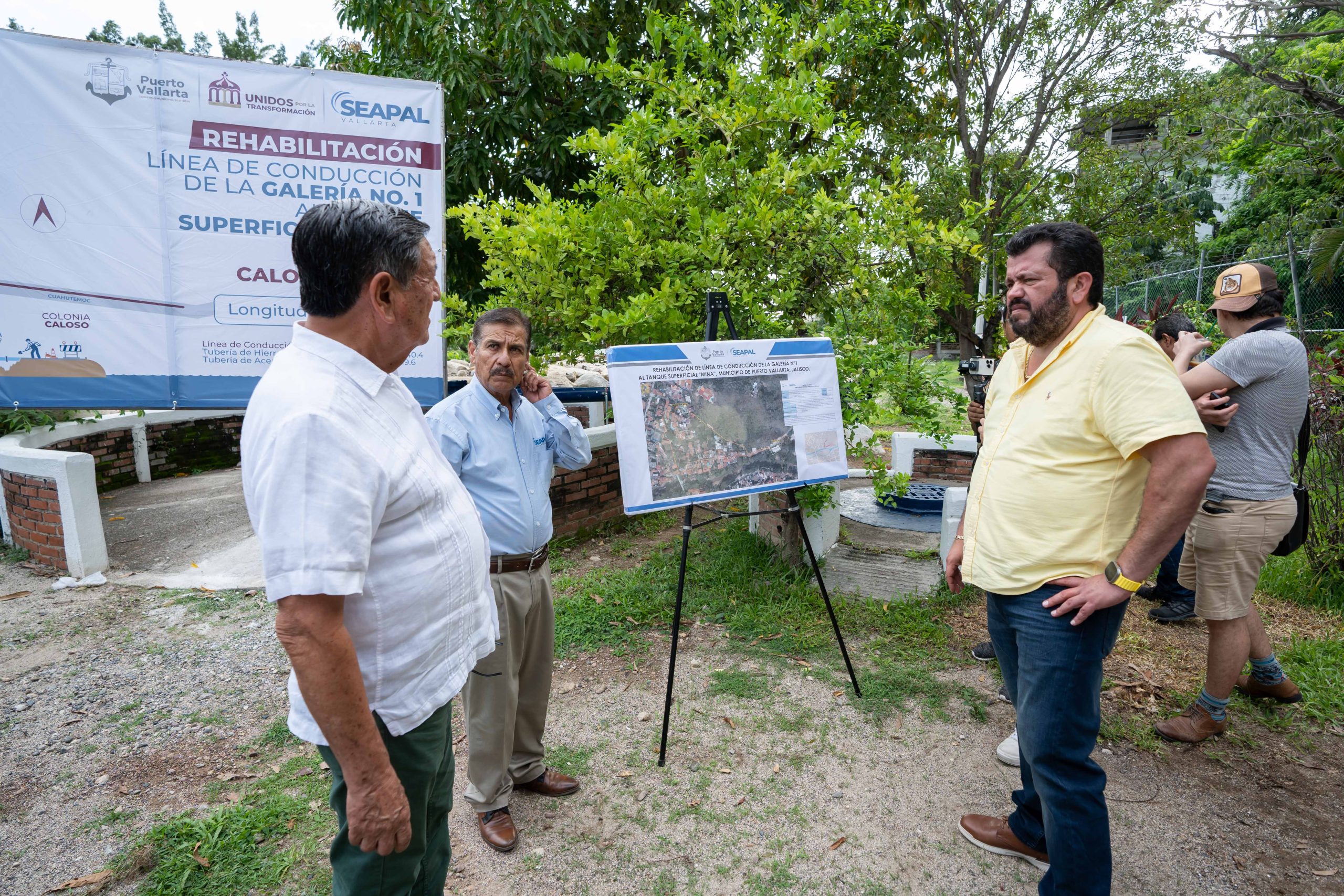 Arranca alcalde obra de rehabilitación de línea de agua potable