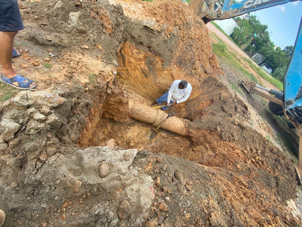 Repara SEAPAL tubería de agua potable en El Coapinole