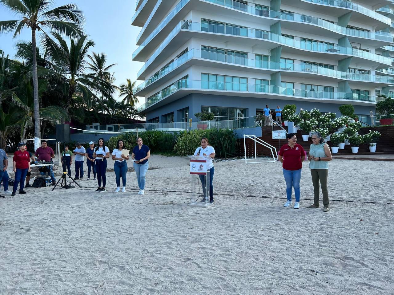 Conmemoran en Puerto Vallarta el Día Internacional de la Limpieza de Playas