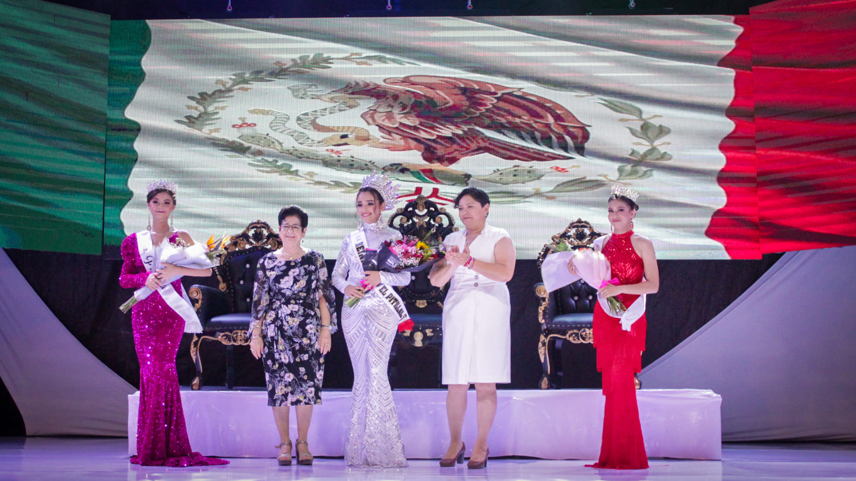 Nahomi es la Reina de las Fiestas Patrias en El Pitillal