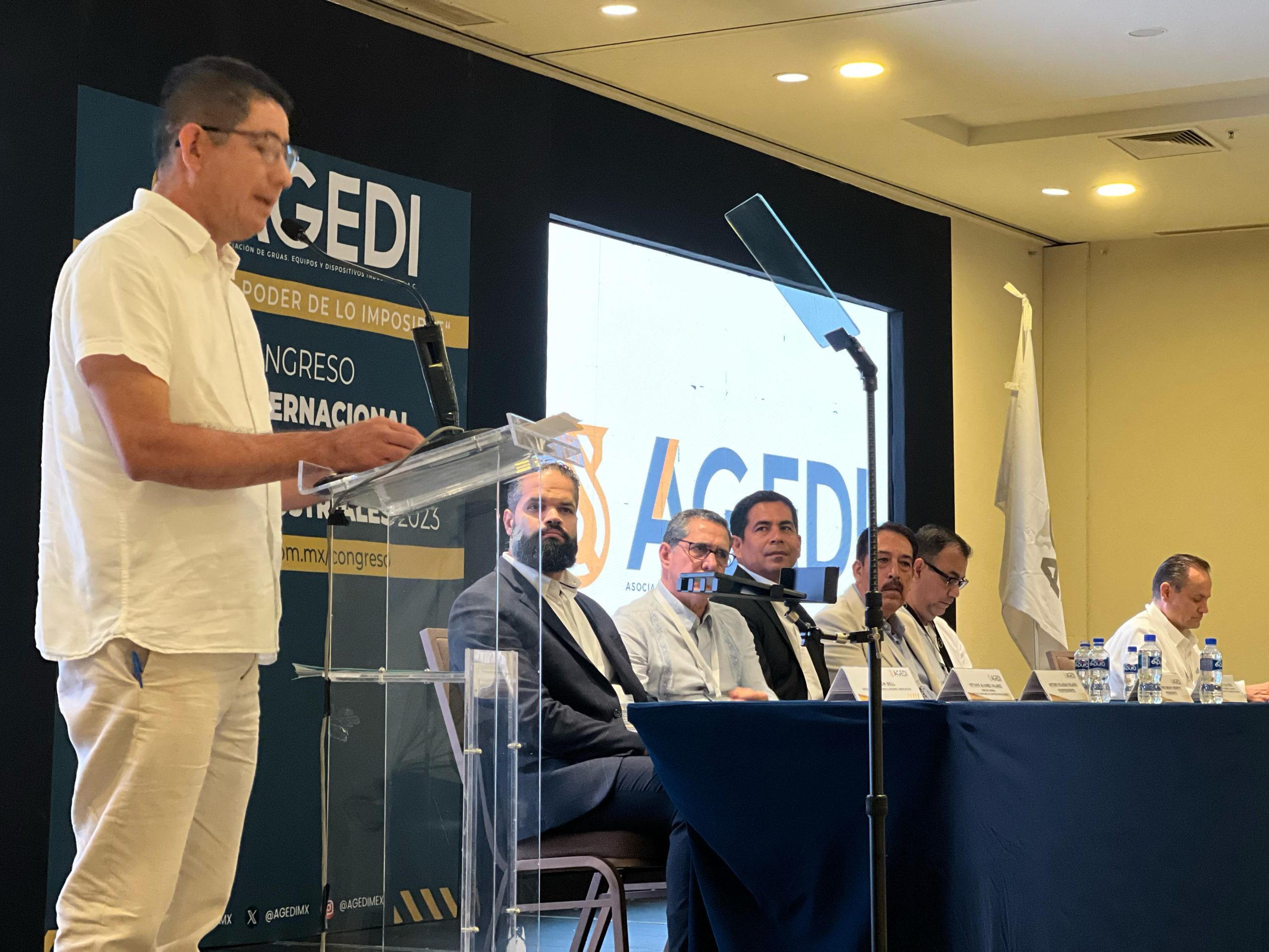 PV recibe el Congreso Internacional de Grúas Industriales