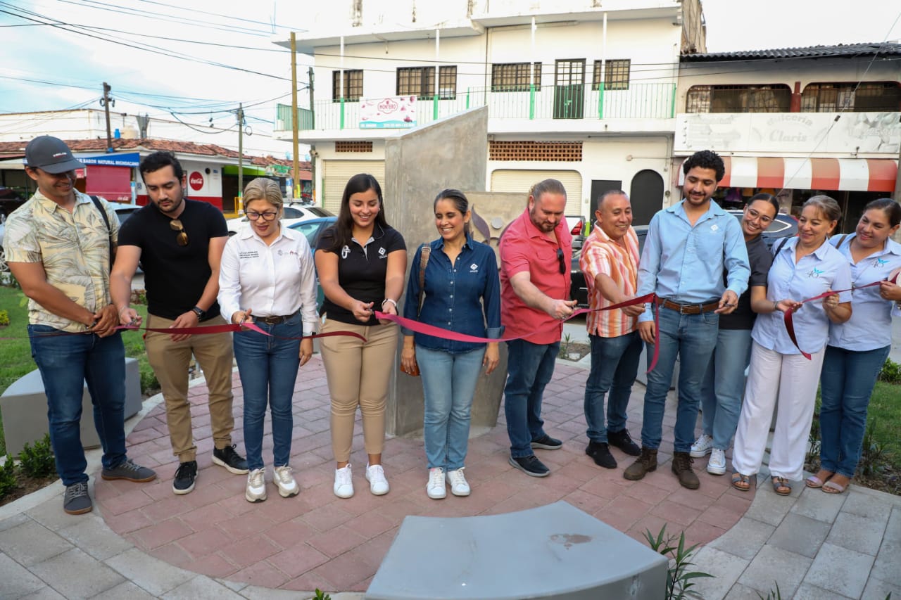 Reinauguran parque en la colonia Palmar de Aramara