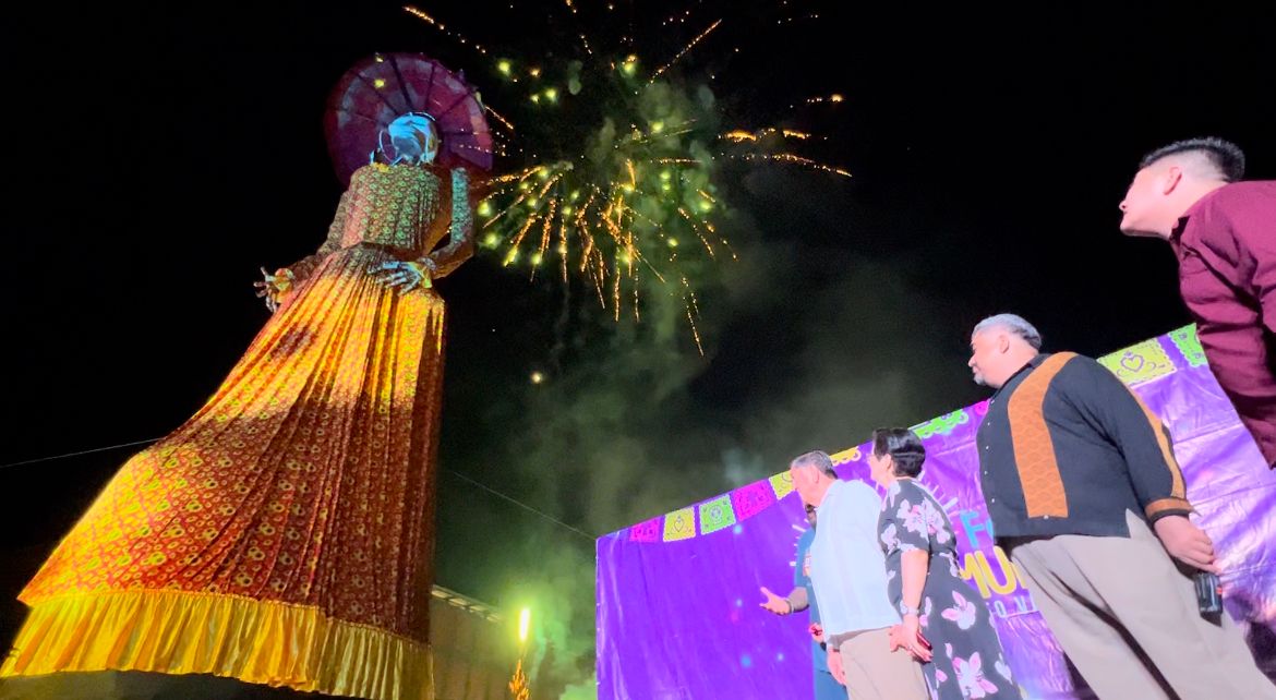 Profe Michel inaugura en La Lija segunda catrina monumental