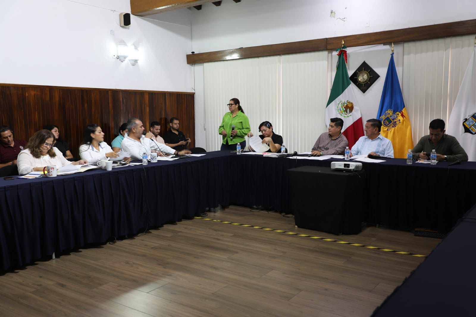 Comisión de Hacienda aprueba la baja de 85 vehículos