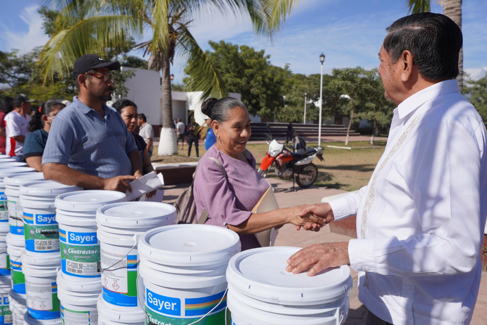 Más familias vallartenses reciben el programa ‘Por un Hogar de 10’