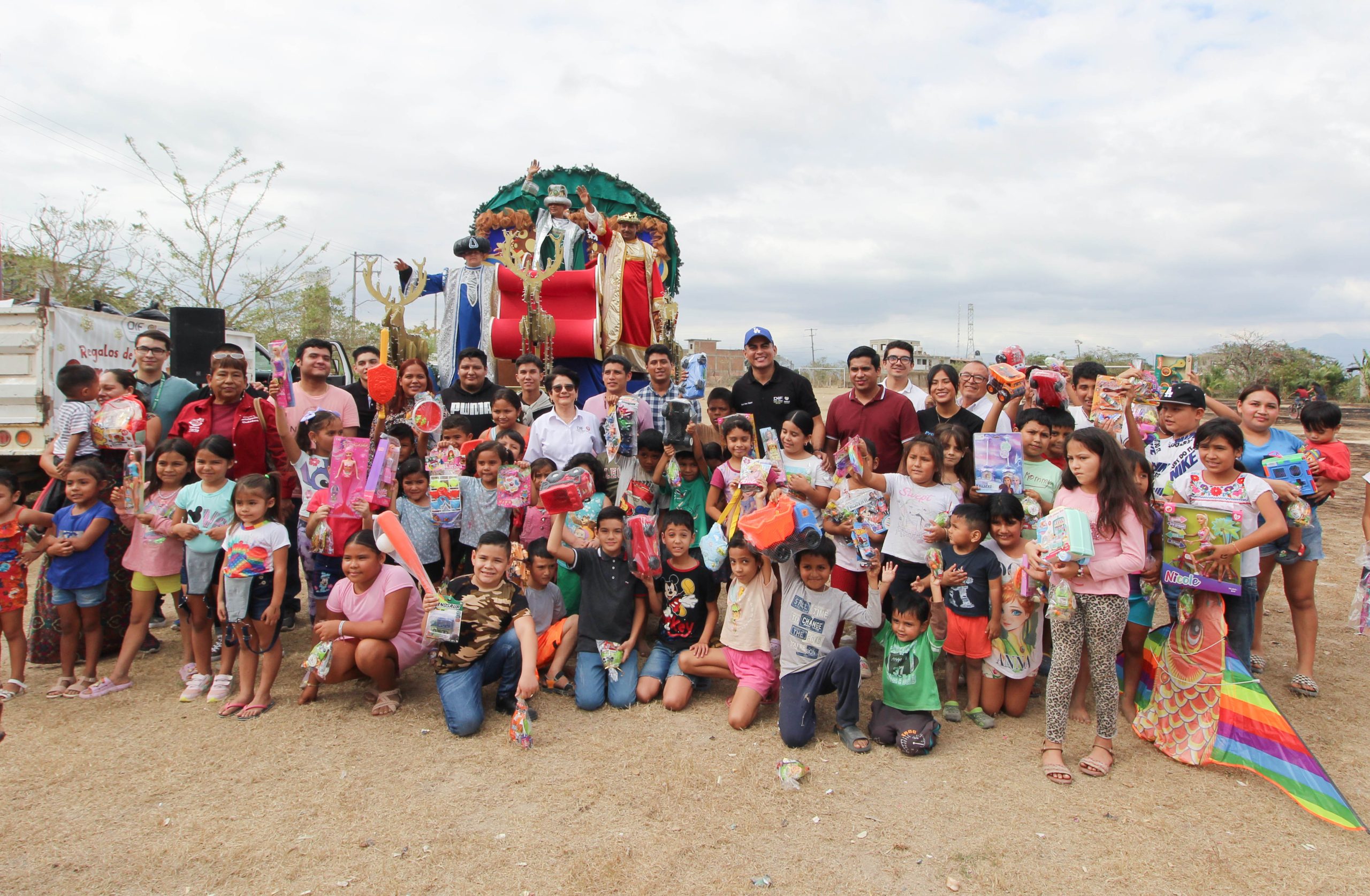 Entrega DIF “Regalos de Corazón” con motivo del Día de Reyes