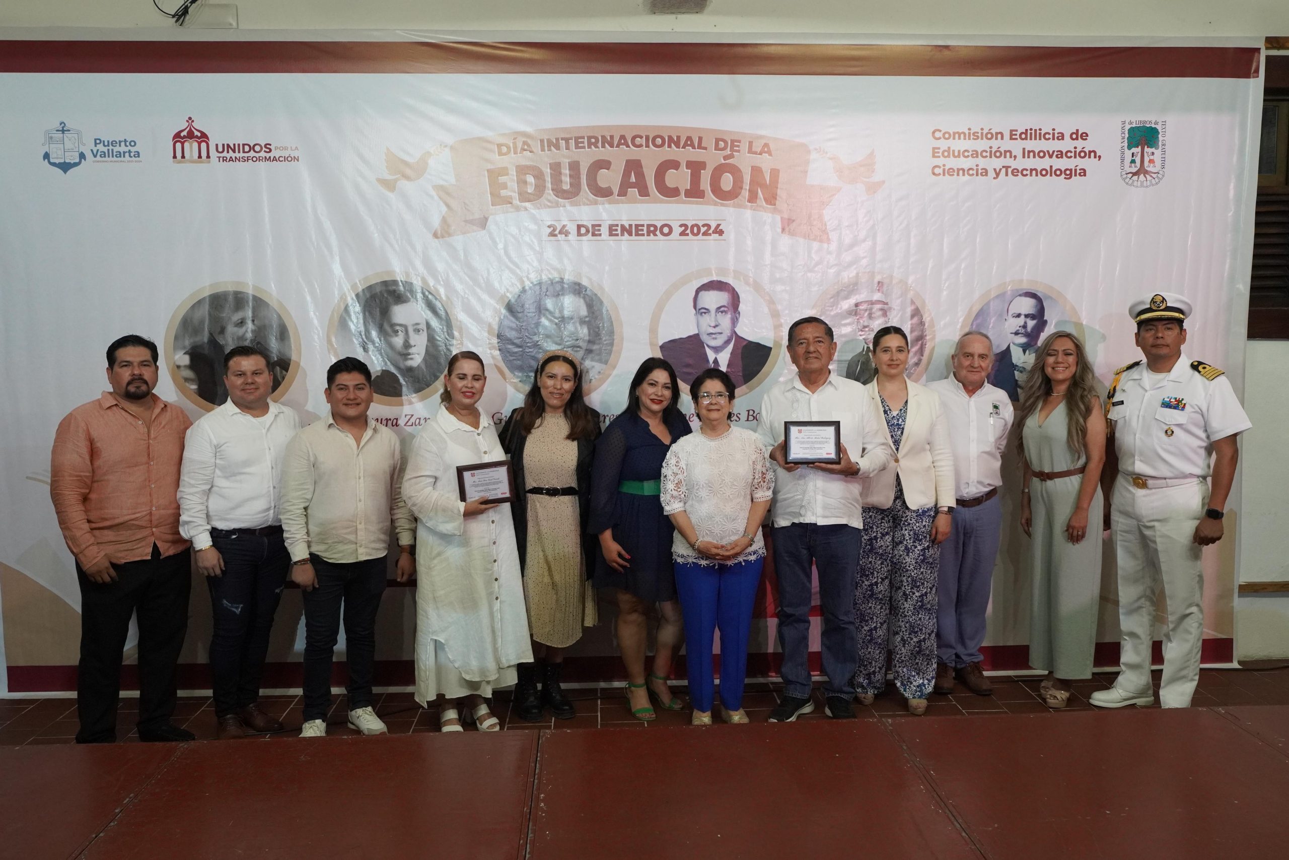 Puerto Vallarta conmemora el Día Internacional de la Educación