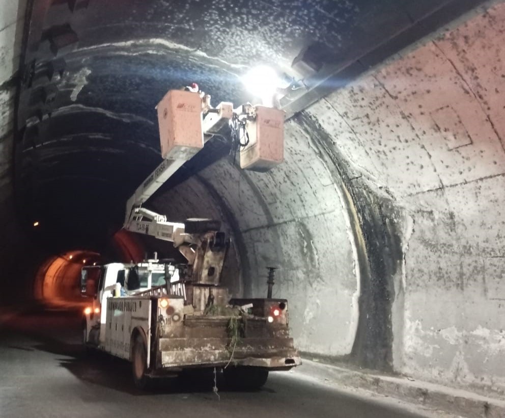 Realizan mantenimiento en el túnel grande del Libramiento