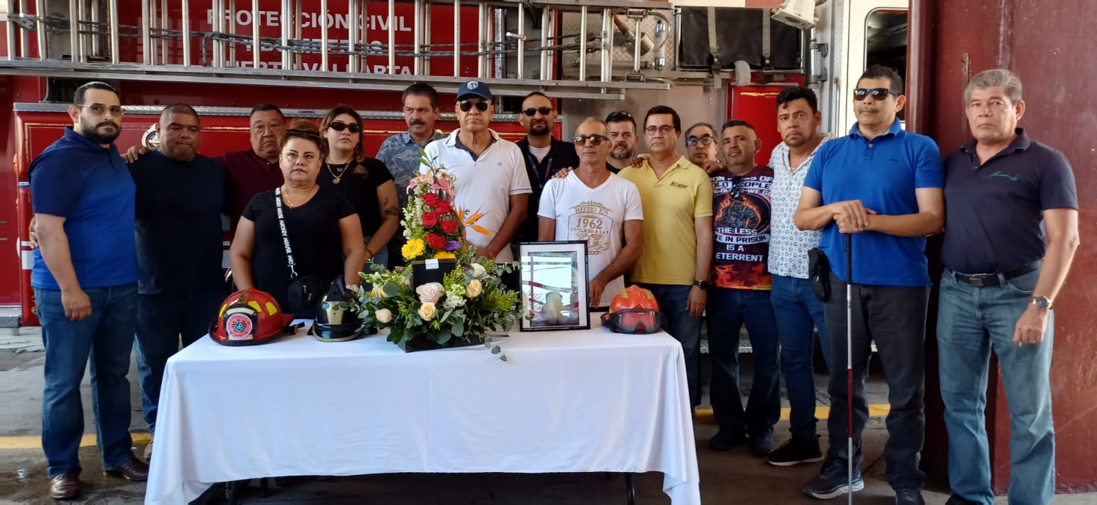Rinden homenaje a ex bombero Jesús Villarreal
