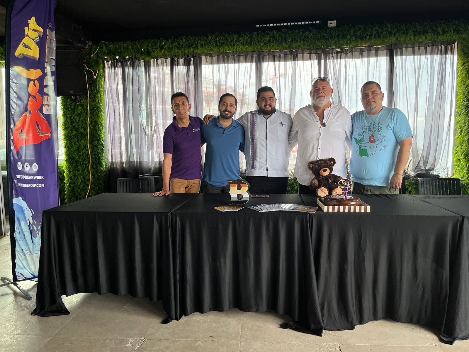 Vallarta recibe el evento “BeefDip Bear Week”