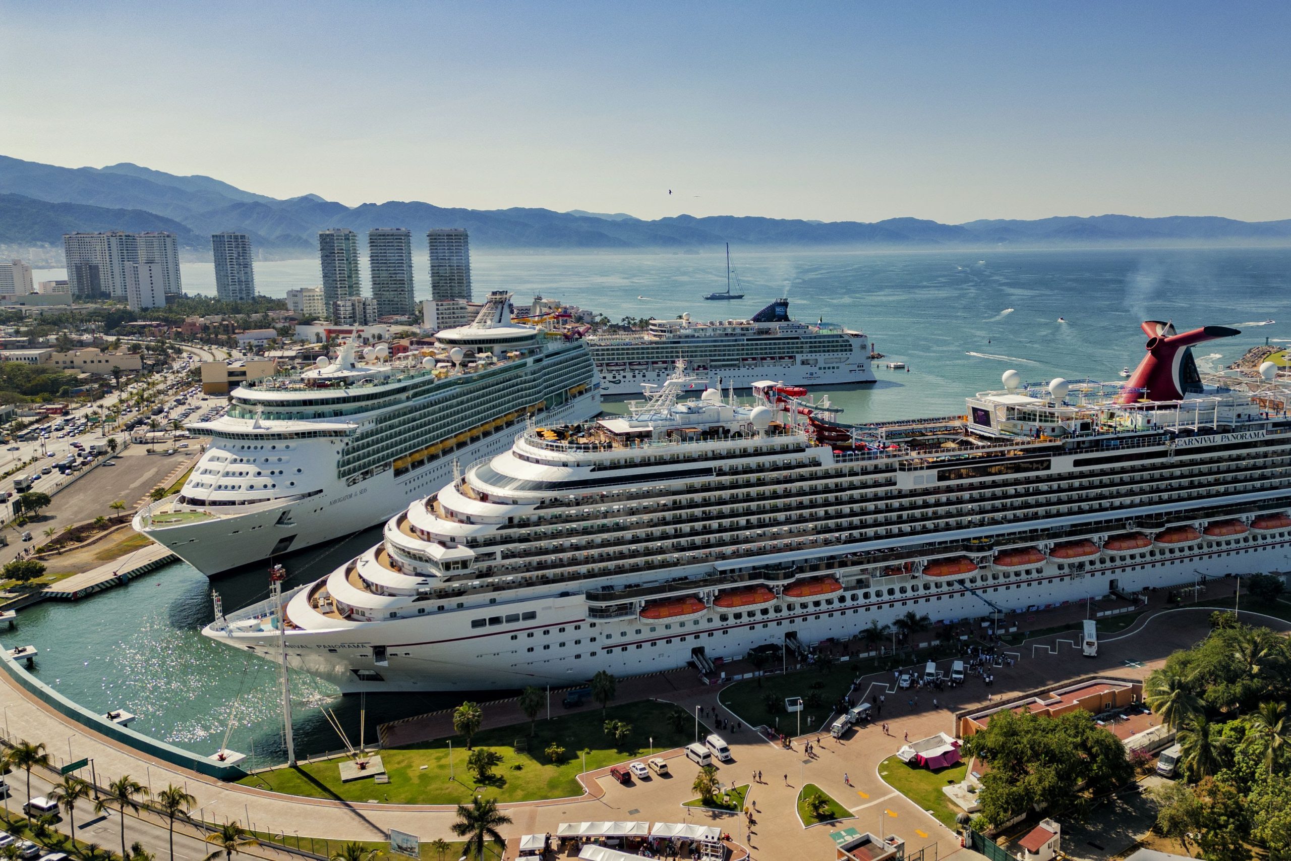 Recibe Puerto Vallarta más de 543 mil cruceristas en 2023; aumenta 18% turismo que llega vía marítima