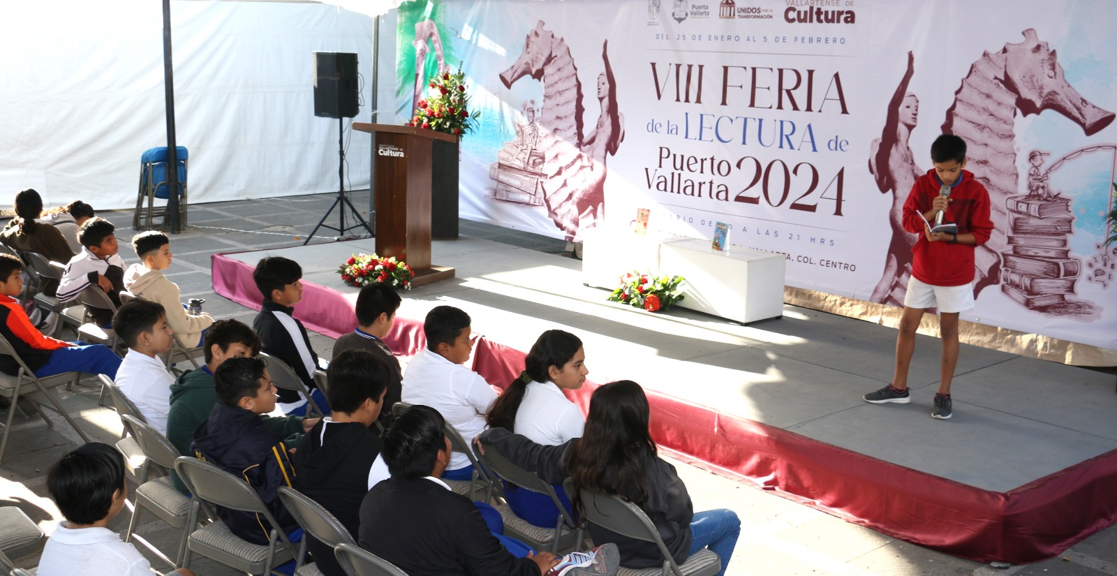 Alumnos vallartenses participan en el Maratón de Lectura