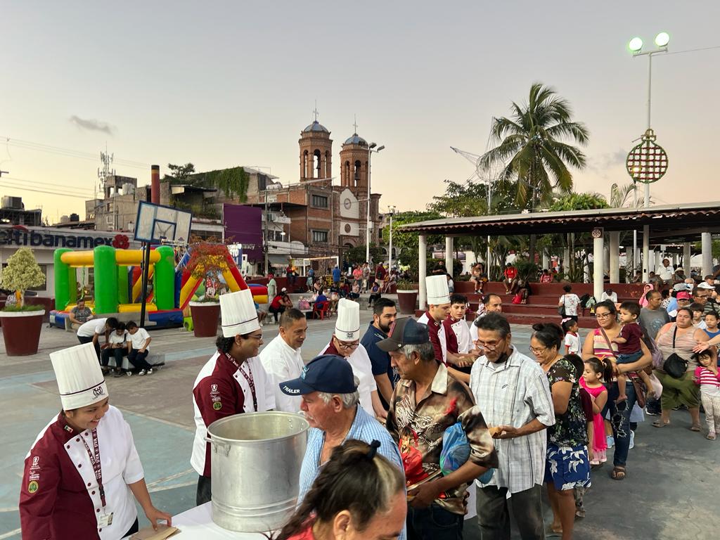 Celebran vallartenses la tradición del Día de la Candelaria