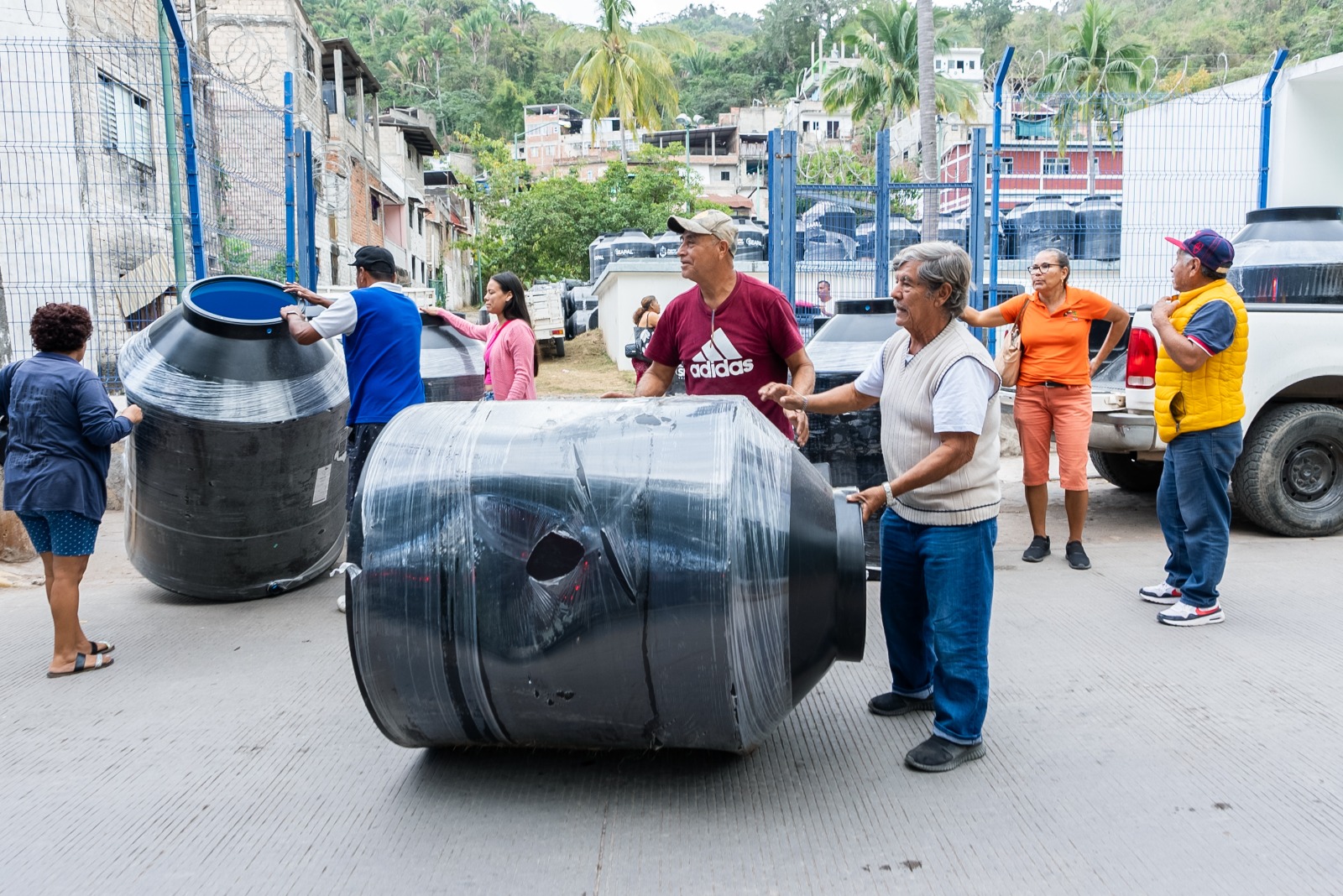 Programa de tinacos de SEAPAL Vallarta alcanza 70 colonias beneficiadas