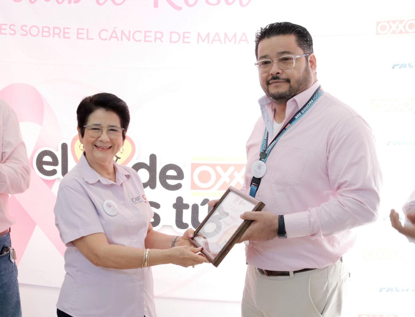 DIF Vallarta y OXXO unen corazones con el Redondeo