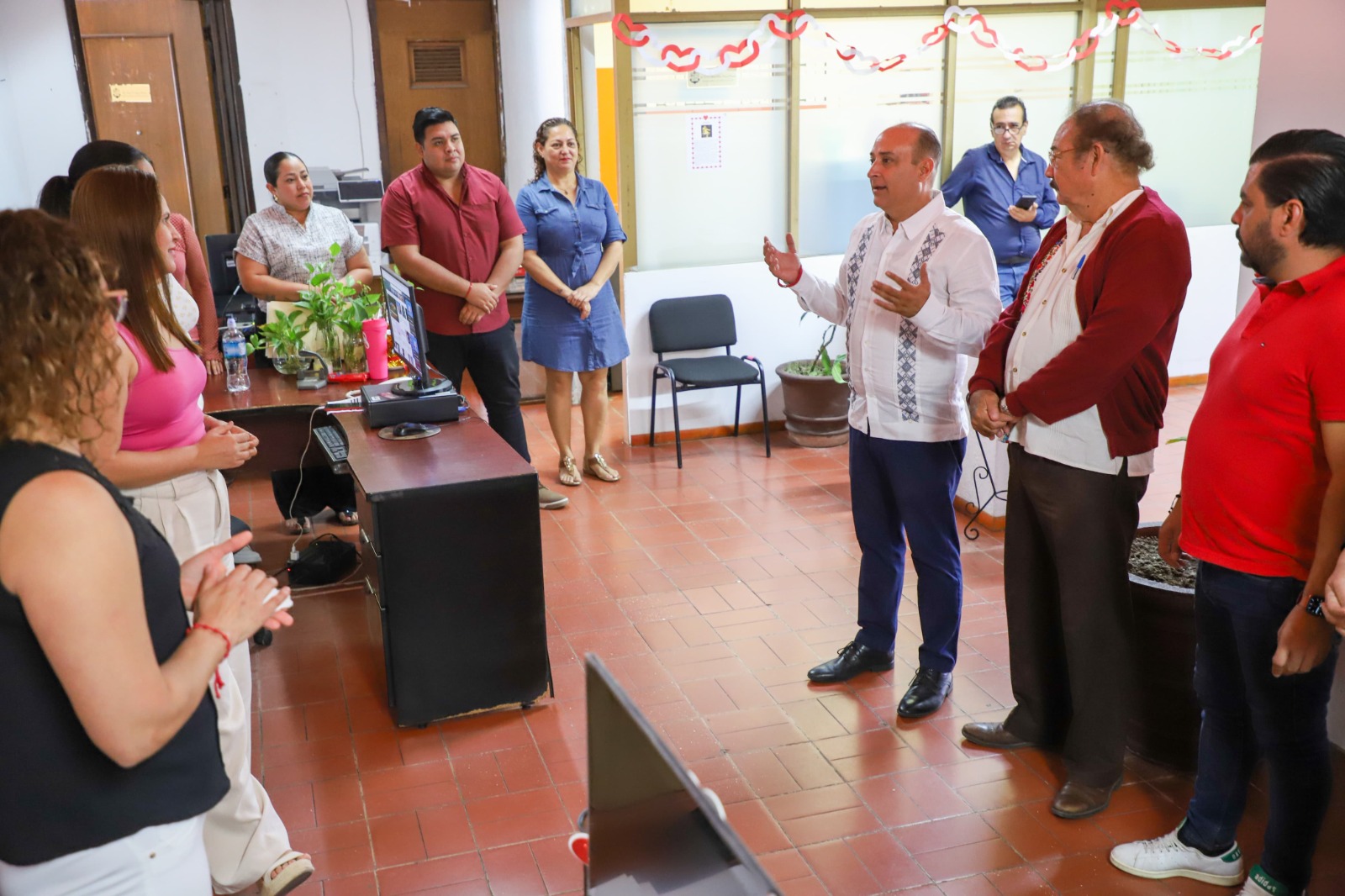 Pide alcalde interino seguir trabajando con compromiso por Puerto Vallarta