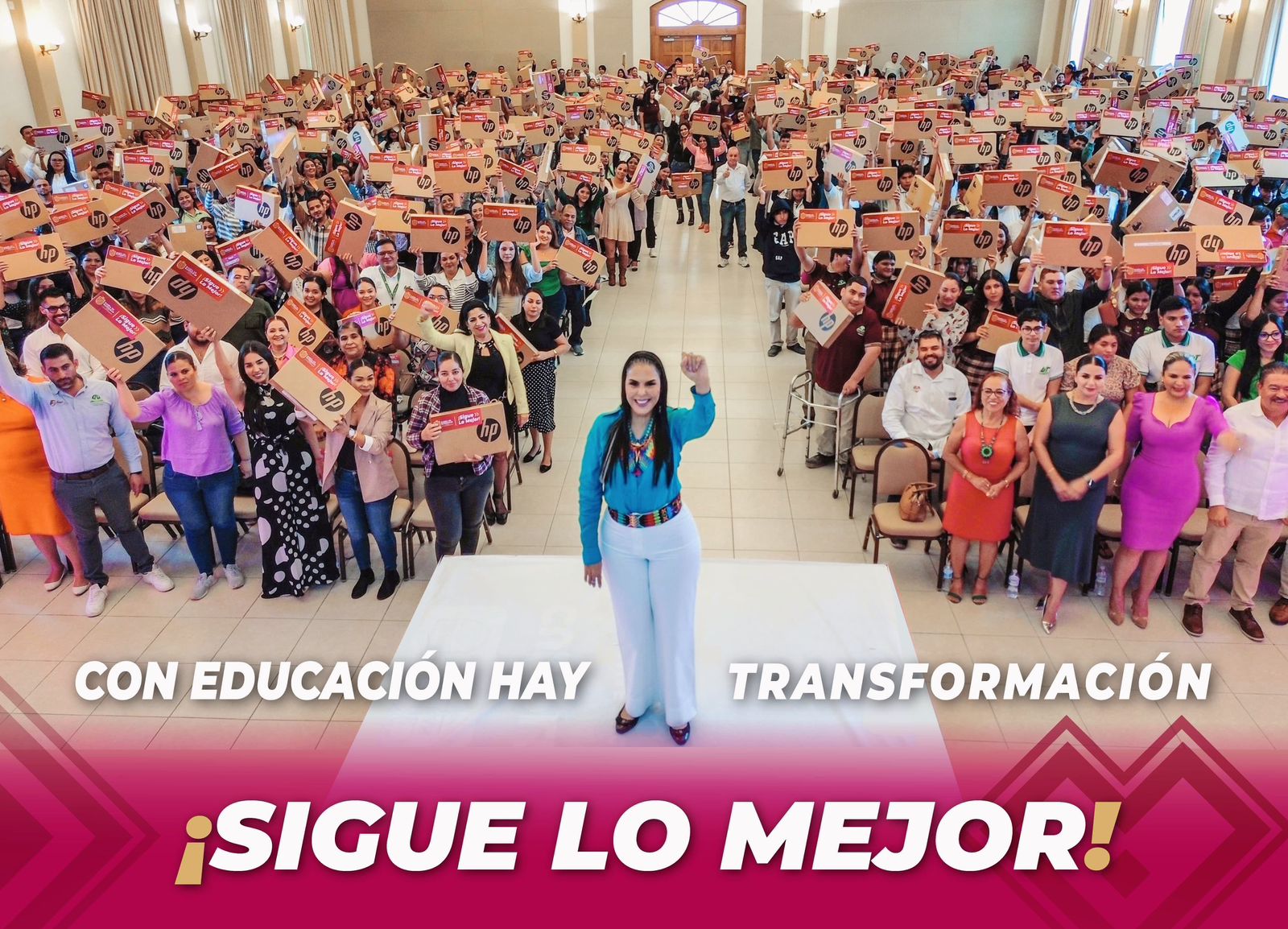 Reciben maestros y estudiantes más de 600 laptops gestionadas por la alcaldesa Mirtha Villalvazo Amaya