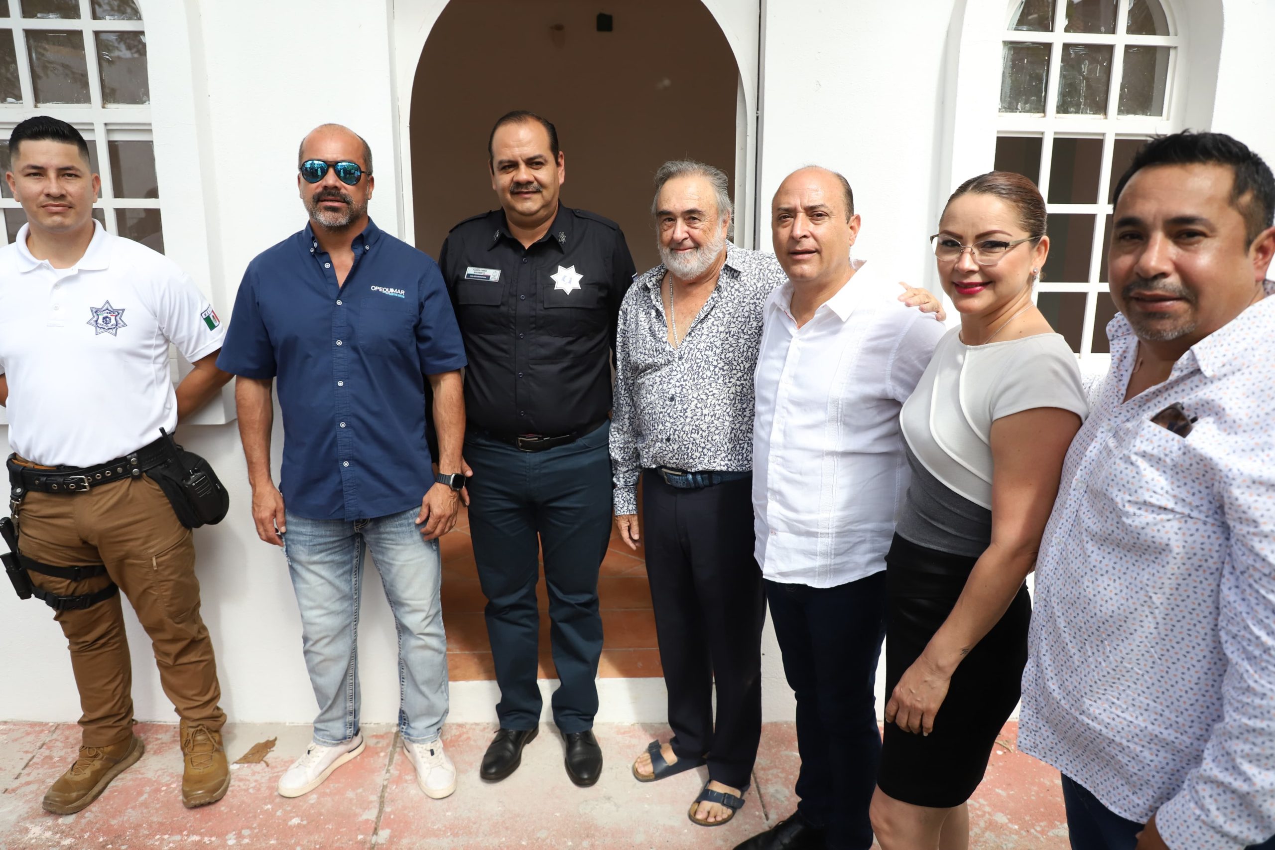 Residentes de Marina Vallarta entregan una nueva patrulla a Seguridad Ciudadana