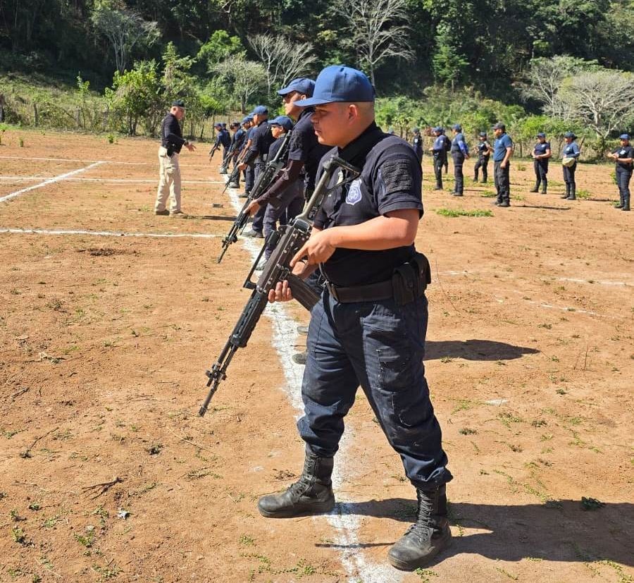 Cadetes de la 19ª generación realizaron práctica y evaluación de armamento y tiro policial