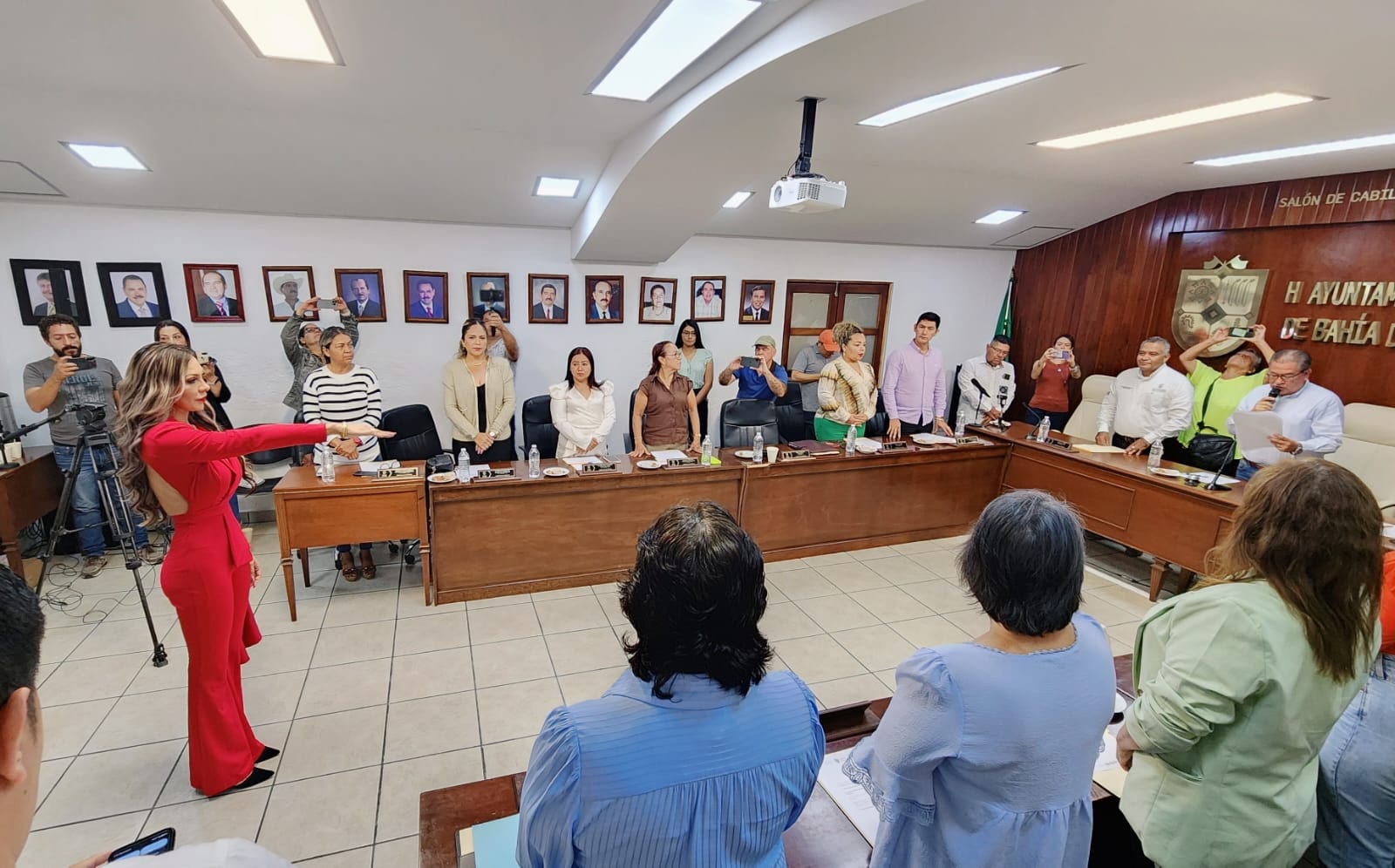 Toma protesta Lía Castro Díaz de León como presidenta municipal suplente de Bahía de Banderas