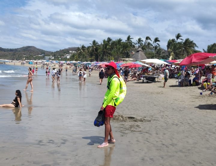 Llegan guardavidas voluntarios para apoyar vigilancia de las playas de Bahía de Banderas