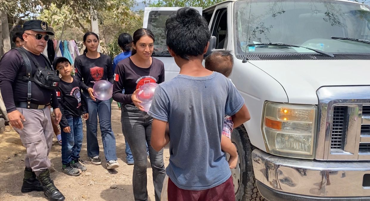 Comisaría de Seguridad Ciudadana y Panteras Negras, llevan sonrisas a niñas y niños del municipio