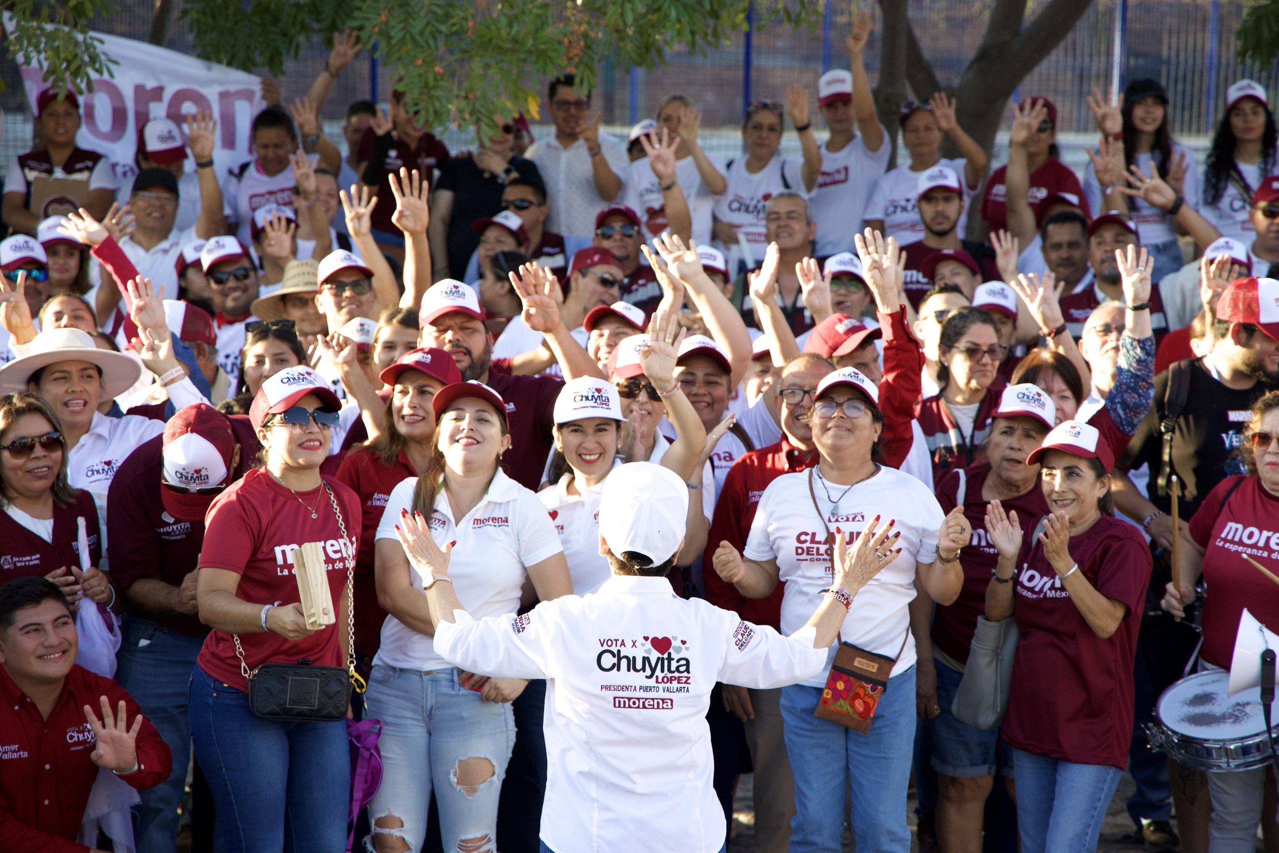 Chuyita López suma miles de voluntades en la Aurora