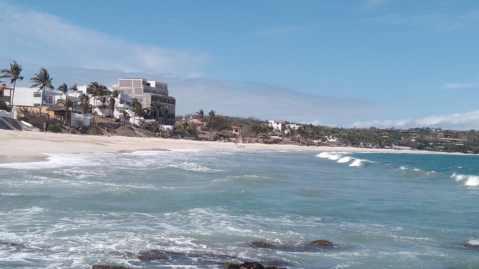 Continúa la bandera amarilla en las playas de Bahía de Banderas