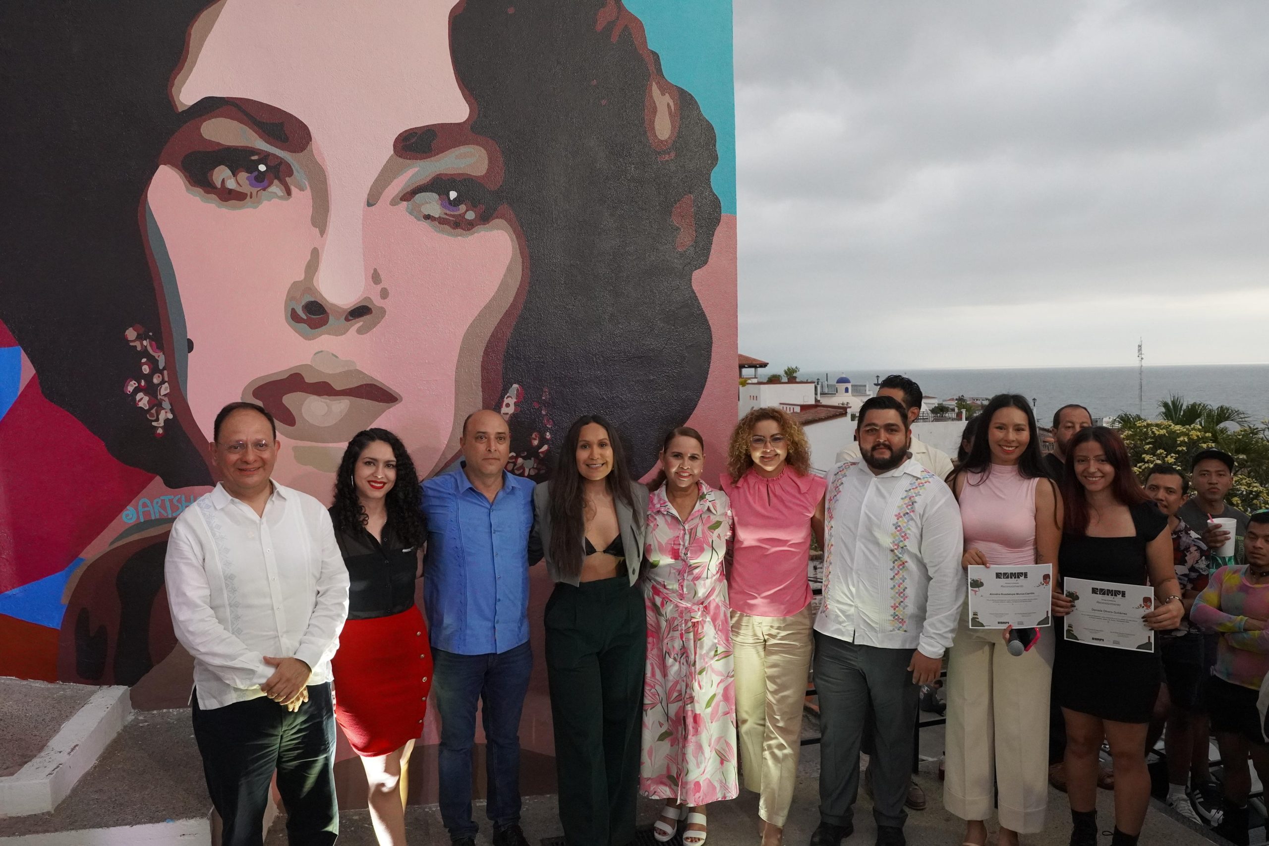Inauguran mural de Liz Taylor en el centro de Puerto Vallarta
