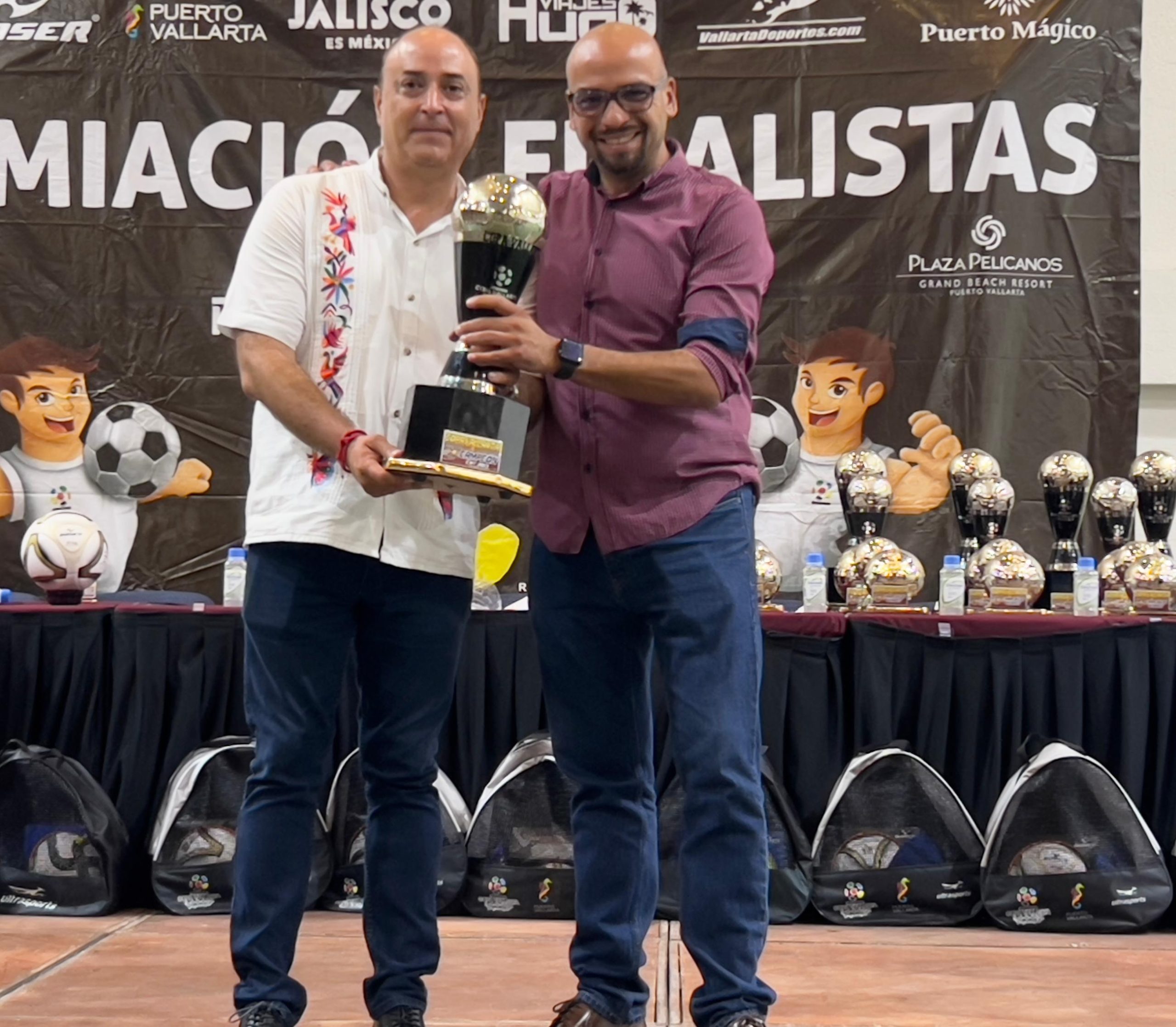 Participa Alcalde interino en la premiación de la 43ª edición de la Copa Vallarta