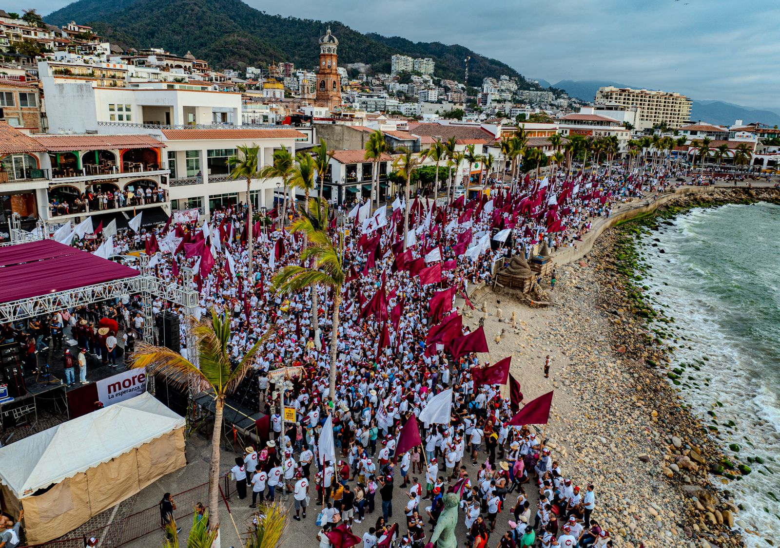 Más de 25 mil en el mega gran cierre de Chuyita López; Morena ya ganó