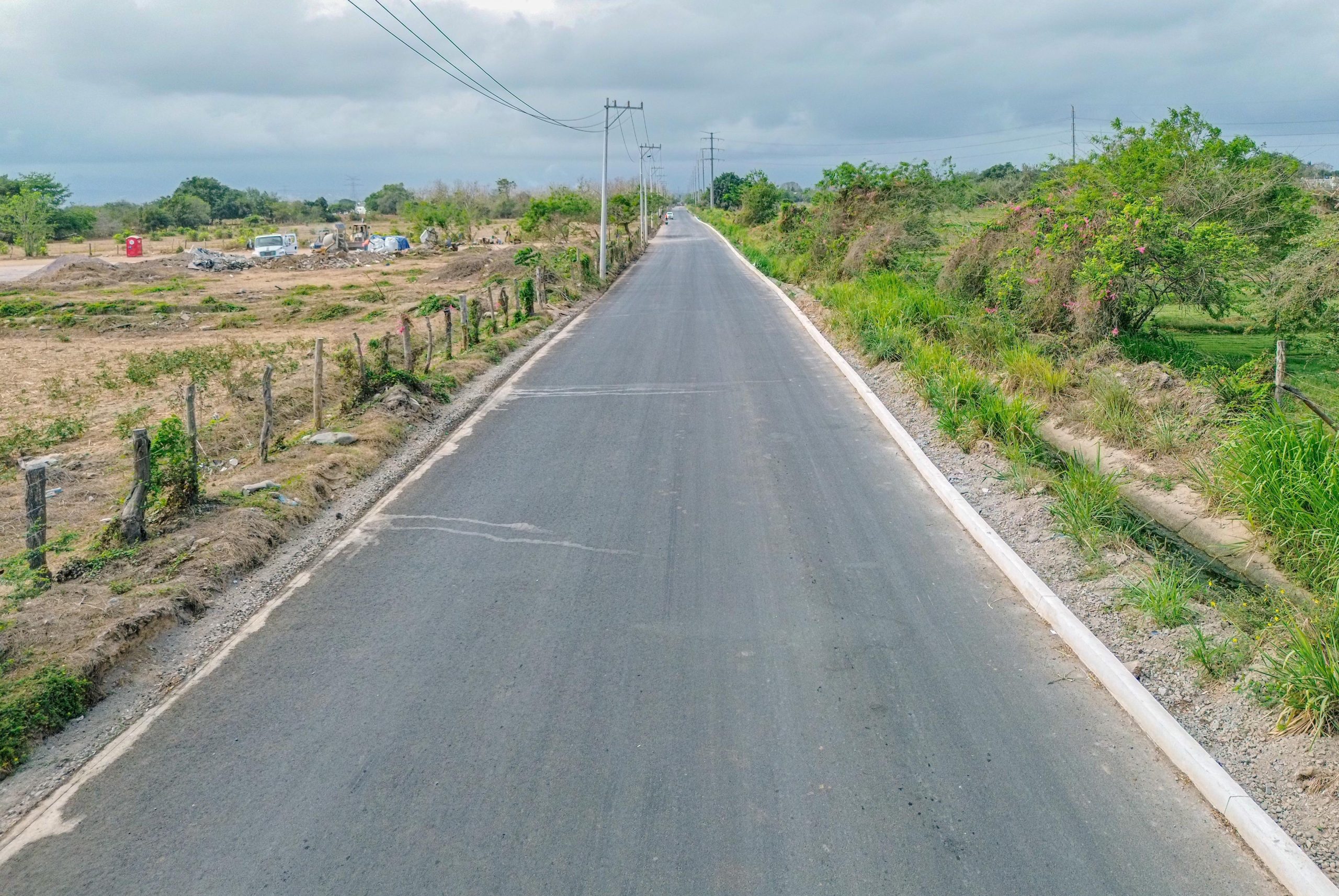 Siguen los trabajos de pavimentación de la calle Ignacio Altamirano en San José del Valle