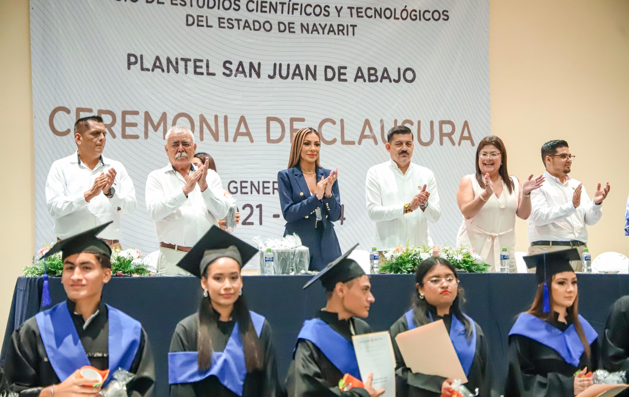 Lía Castro Díaz de León amadrina 400 alumnos del CECYTEN