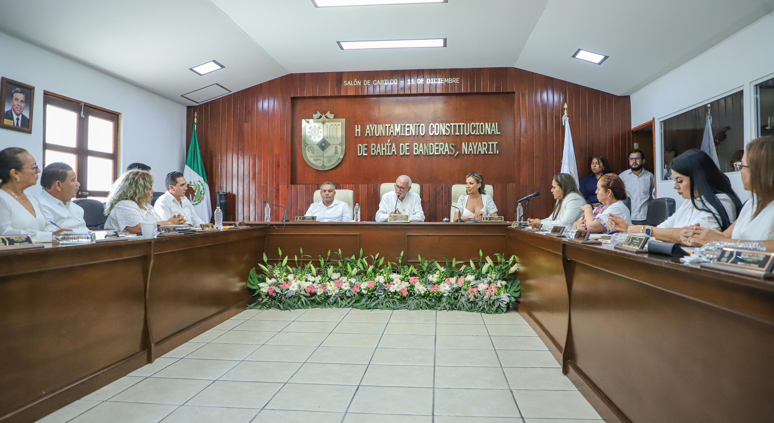 El Cabildo de Bahía de Banderas lleva a cabo una sesión histórica con Miguel Ángel Navarro quintero como invitado especial