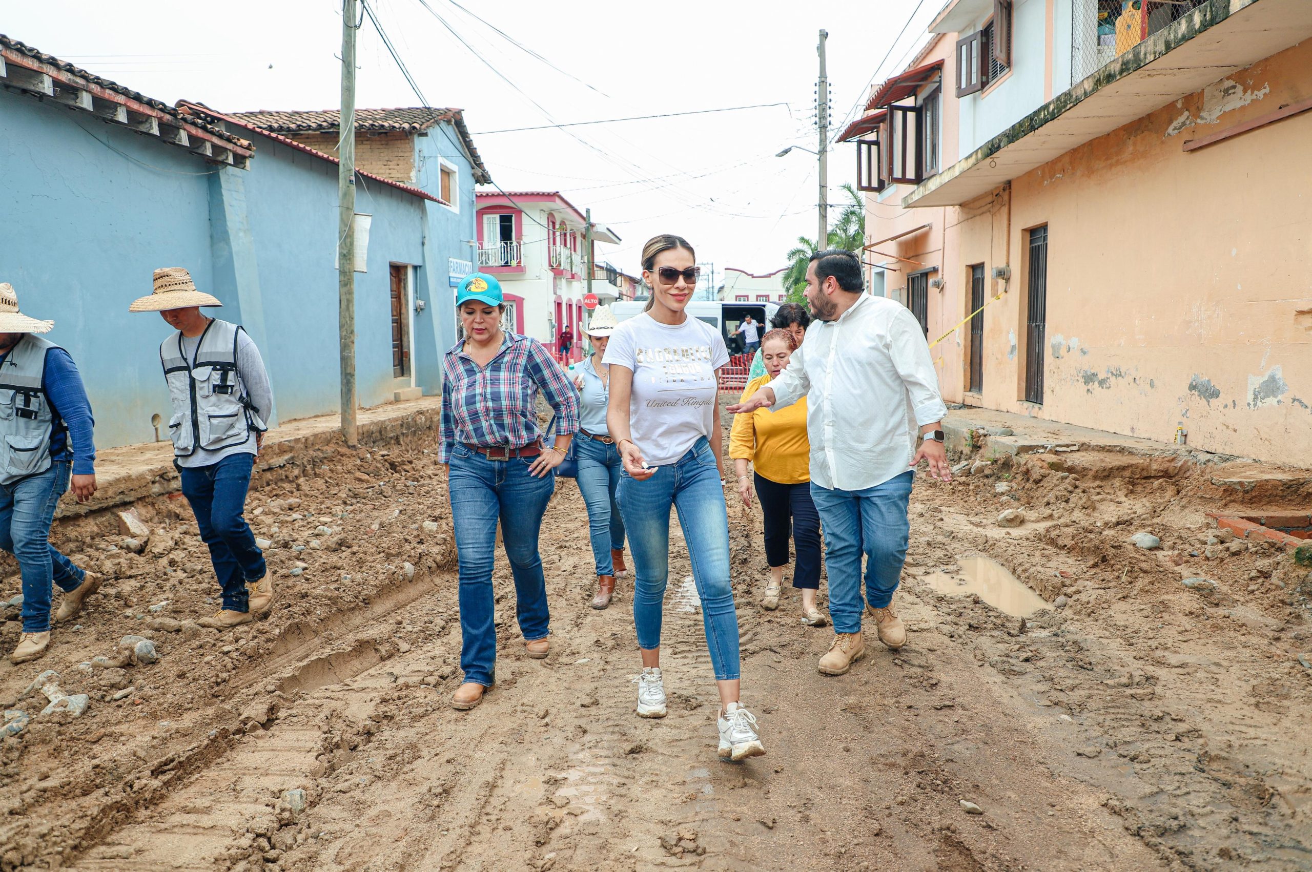 Supervisa Lía Castro Díaz de León y cuerpo edilicio obras en Bahía de Banderas