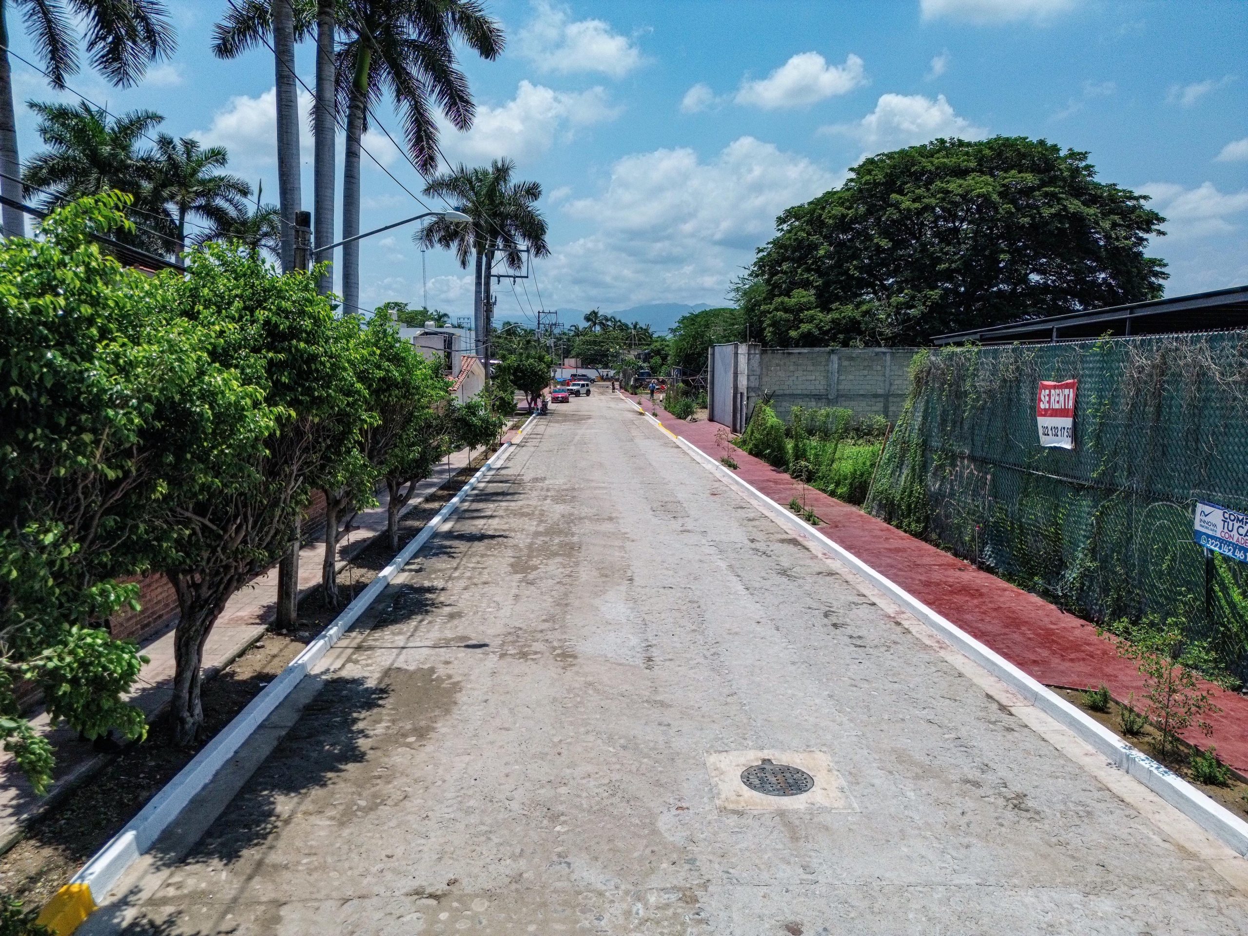 Lía Castro Díaz de León entrega la calle Asia en San José del Valle