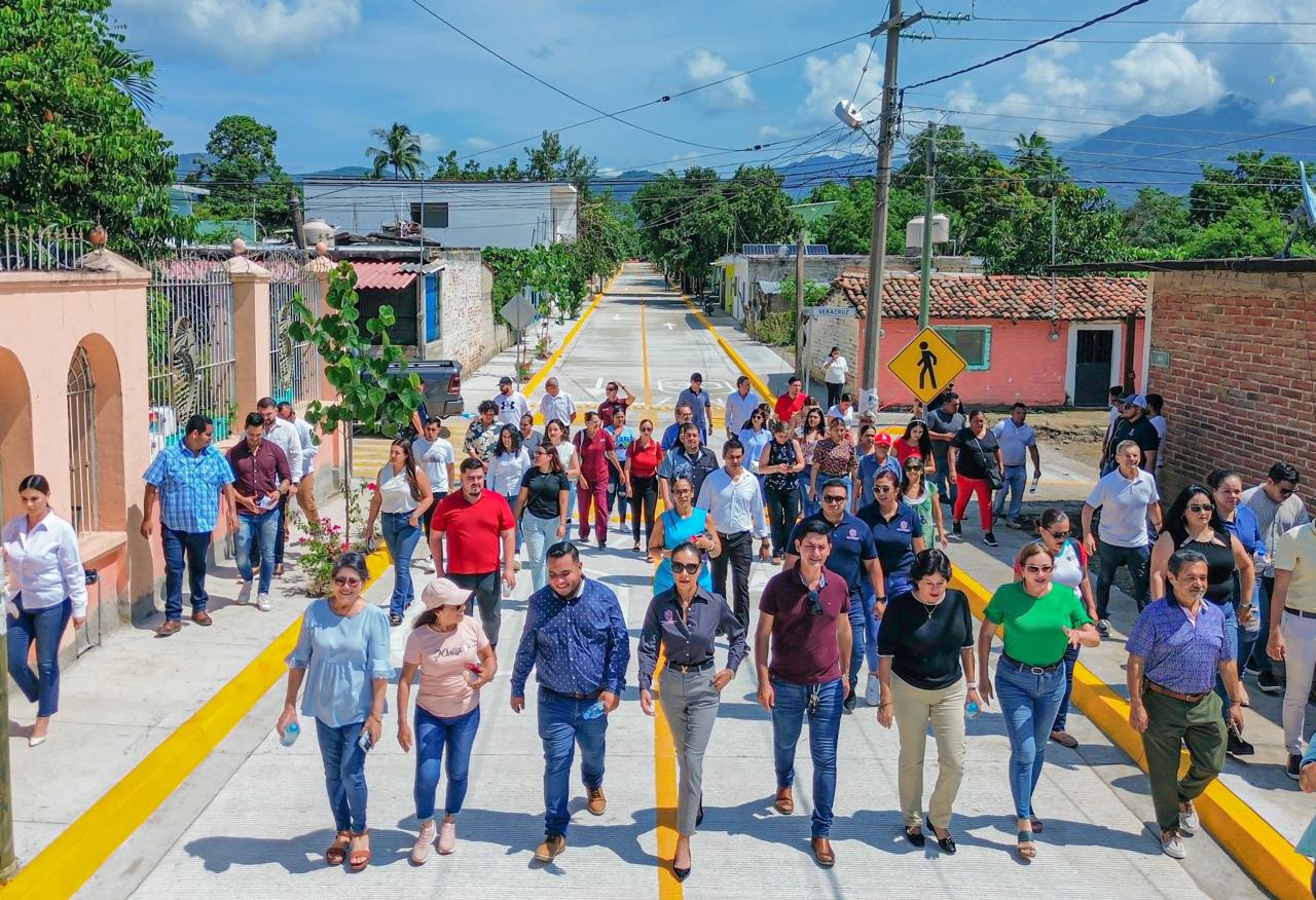 Entrega gobierno de Bahía de Banderas nueva calle en la cabecera municipal