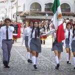 Vive Vallarta un colorido desfile