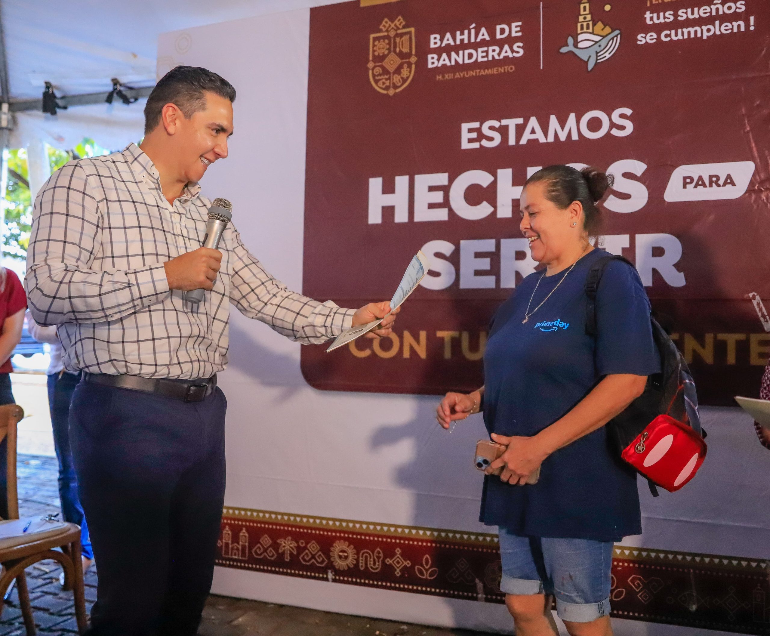 Héctor Santana escucha a la ciudadanía en Mezcales a través de Audiencia Ciudadana