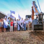 Héctor Santana arranca con la construcción de la plaza pública en Corral del Risco en Bahía de Banderas