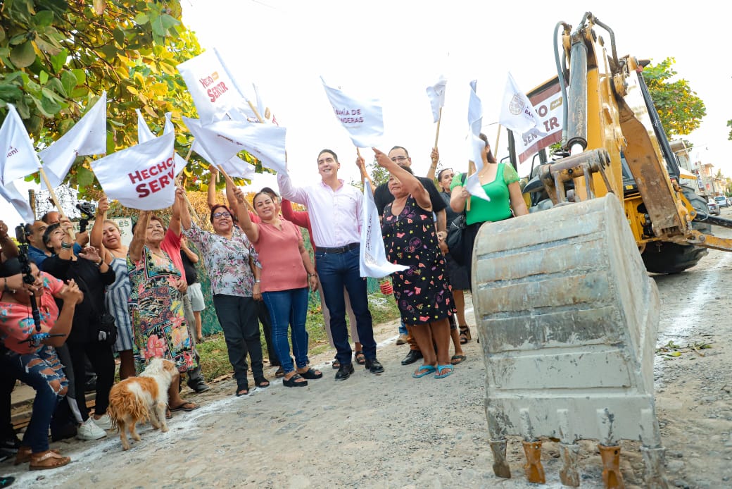 Arranca nueva obra de pavimentación en Jarretaderas: Héctor Santana reafirma compromiso con el desarrollo