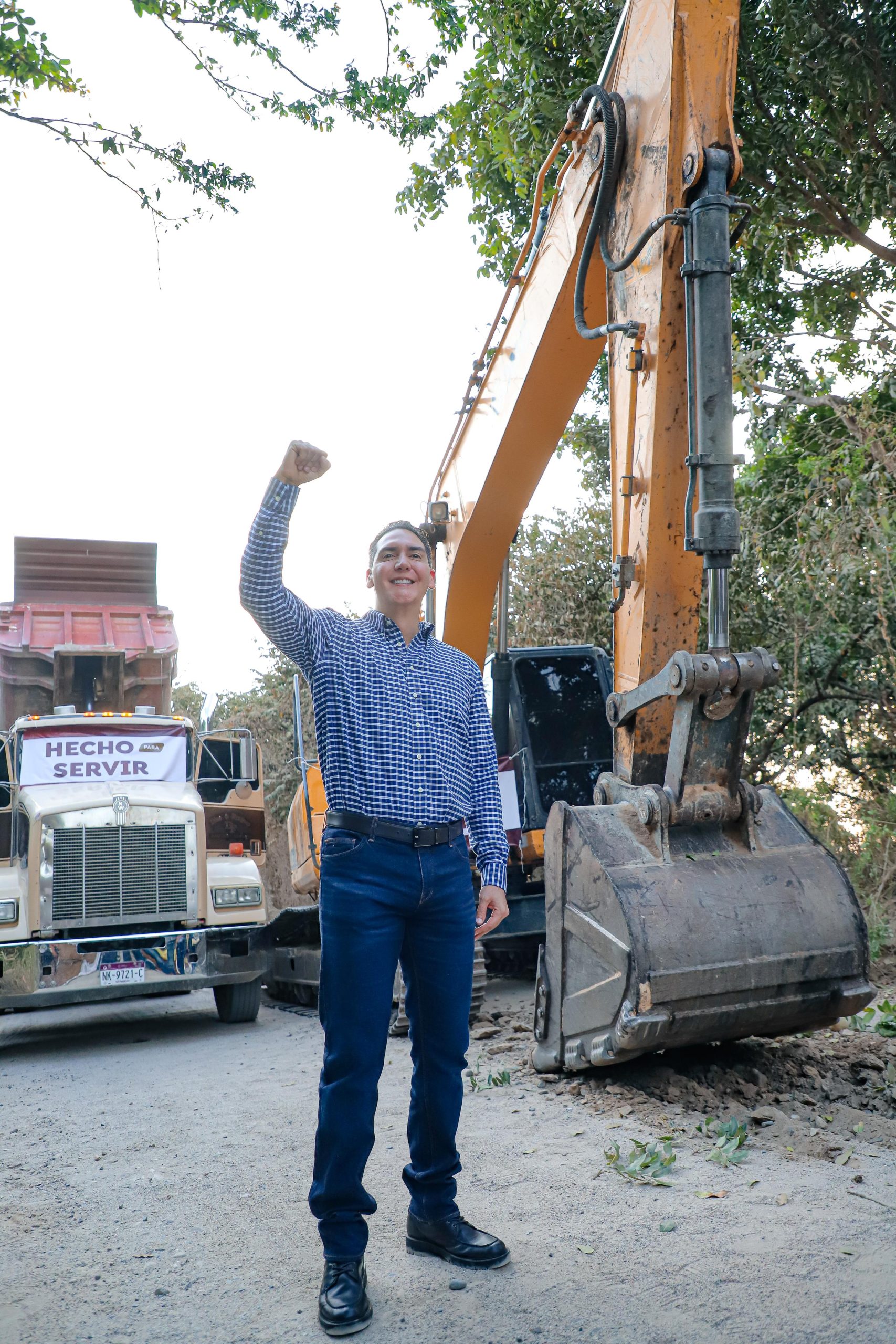 Siguen las obras en Bahía de Banderas,arranca Héctor Santana pavimentación de la Avenida de Conexión de Altavela a El Tondoroque