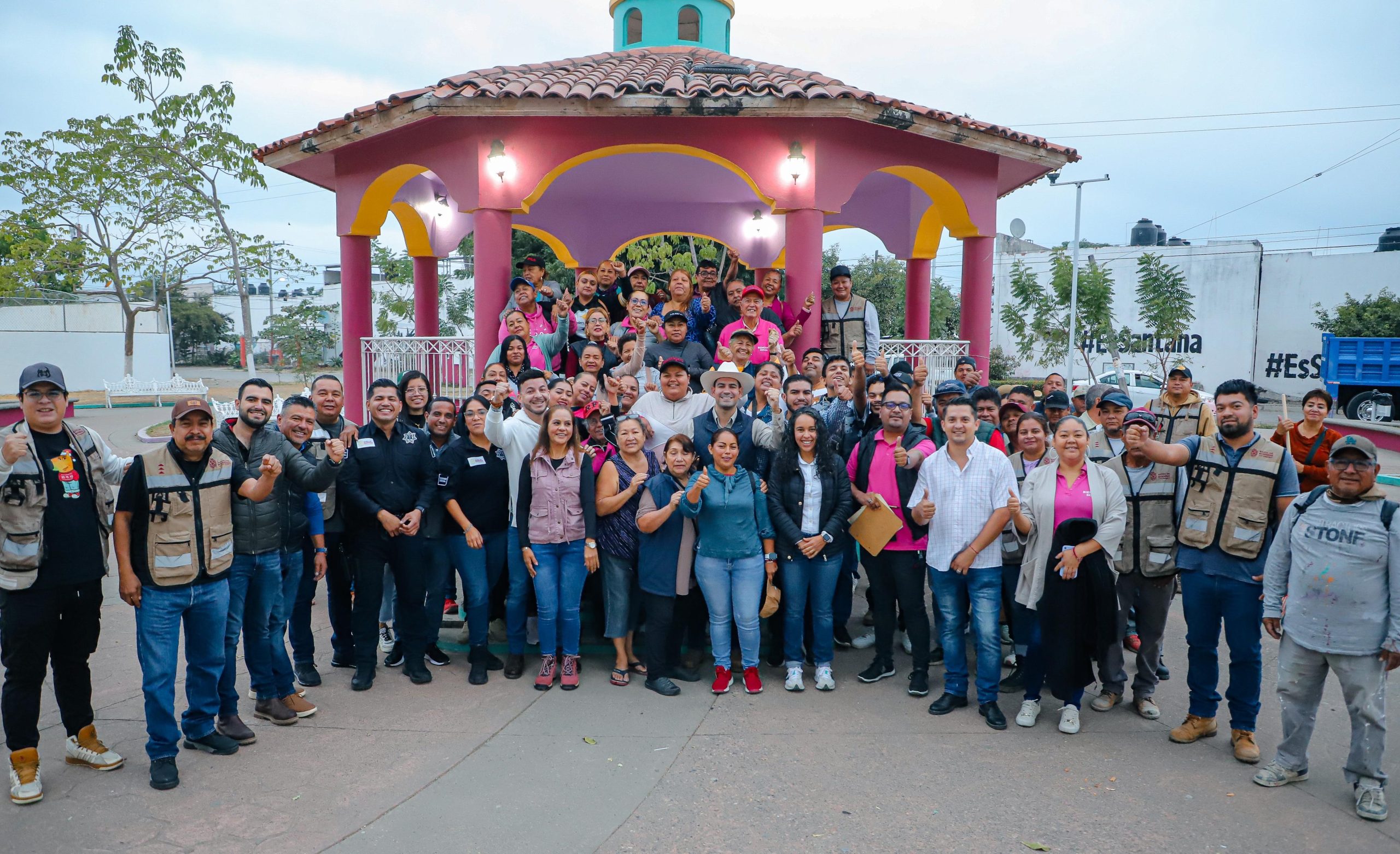 Héctor Santana cumple su promesa: Más de 120 trabajadores limpian Jardines del Sol