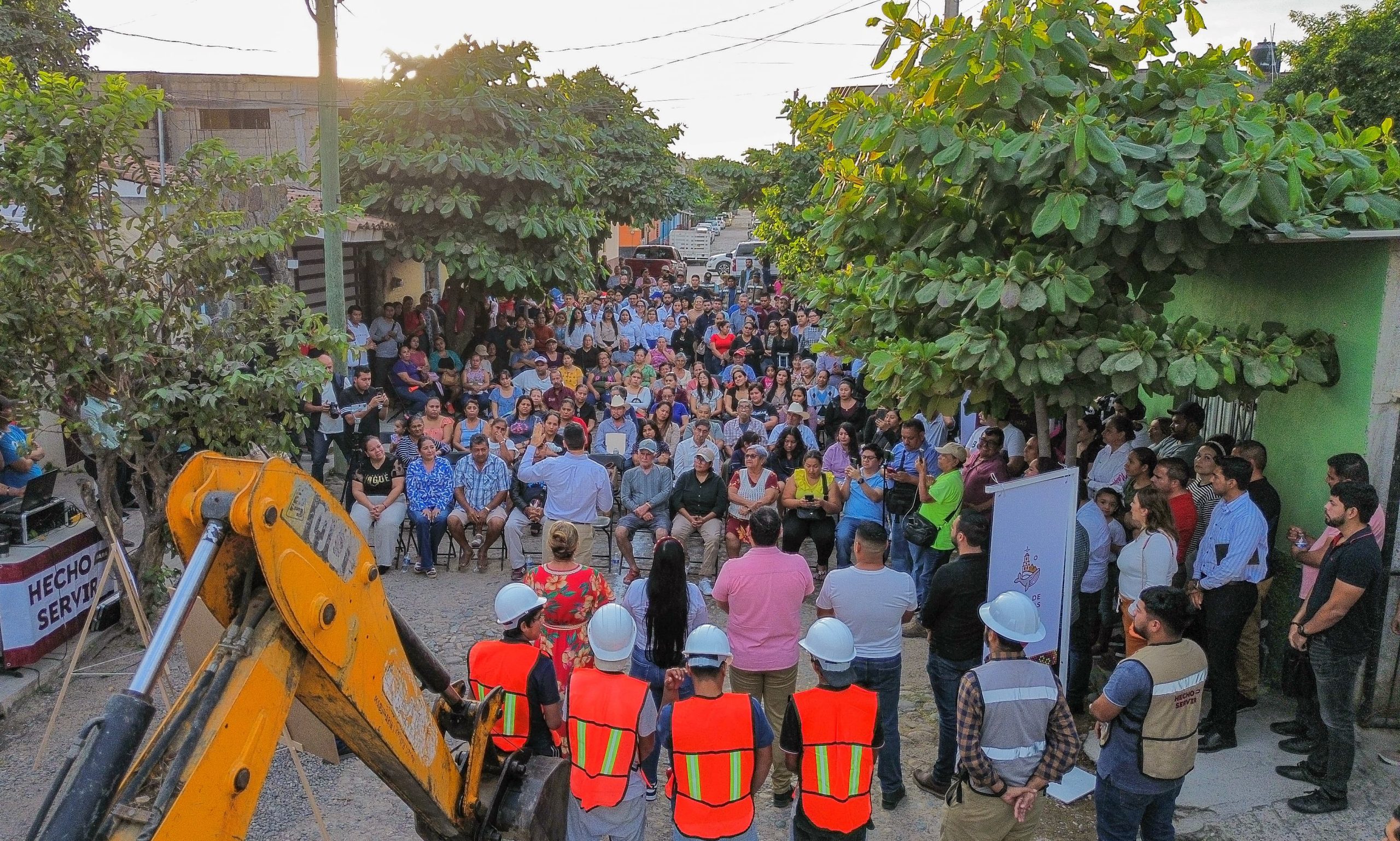 Héctor Santana arranca obra en la calle Morelia en Valle de Banderas y anuncia grandes proyectos para la cabecera municipal